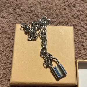 🔅5/$20 silver tone lock necklace